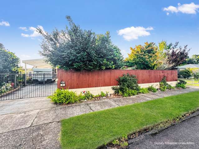 Meet the 'Belle' of Bell Street...A Rare Find!