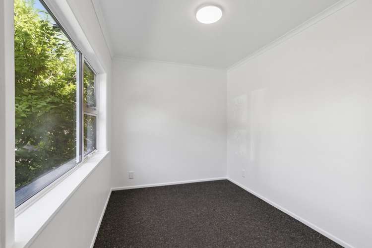 8 Cross Street Karori_12