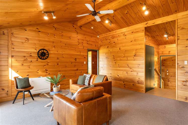 93 Windhawk Rise Hawkesbury_15