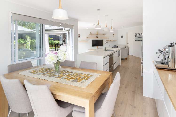 70 Beach Road Mellons Bay_15