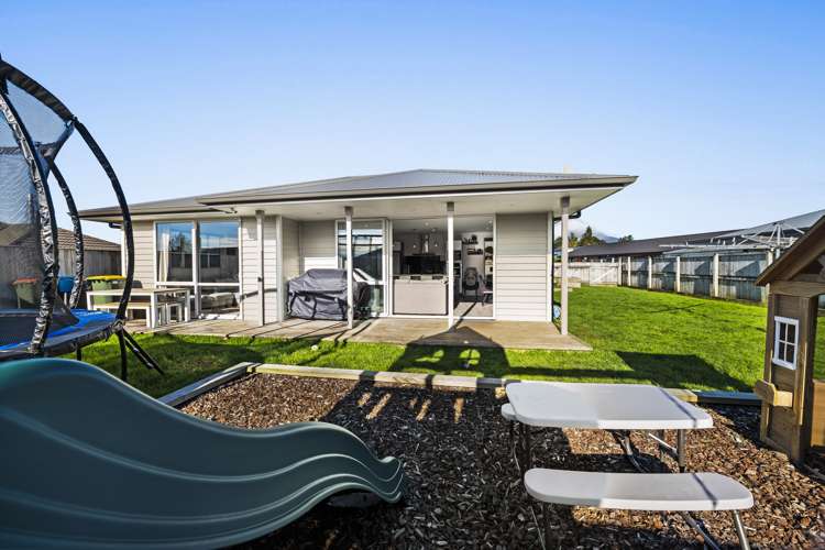 23 Estate Grove Inglewood_19