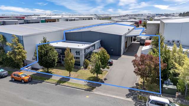 Clear-span Wigram Warehouse (1,003sq m)