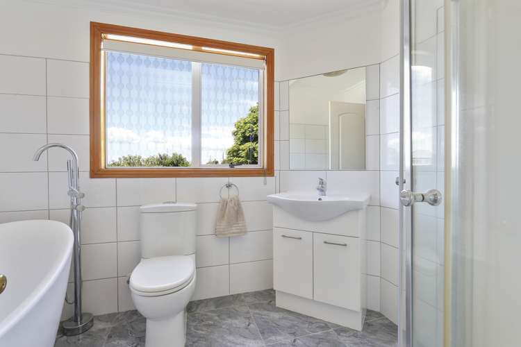 2/8 Miro Road Mangere Bridge_11