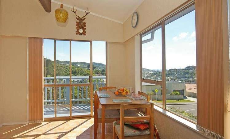2/90 Allington Road Karori_10