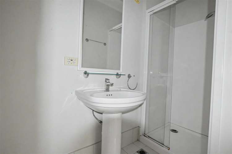 24A/30 Westward Ho Road Glen Eden_9