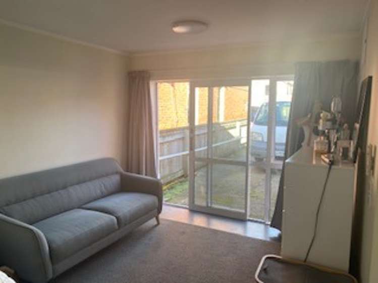 A/8 Howe Street 2202_2