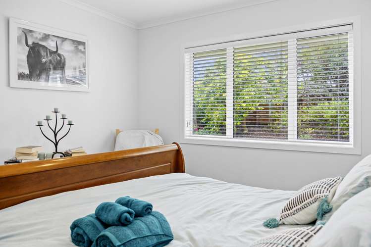 29 Chesham Avenue Waipahihi_12