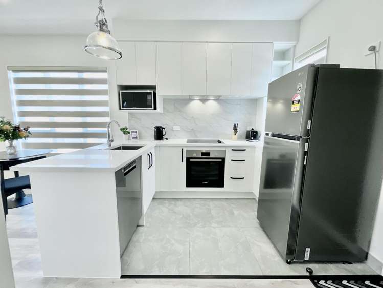 4/241 Don Buck Road Massey_3