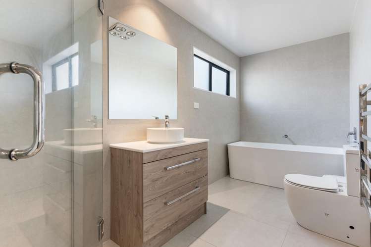 5 Headsail Drive Long Bay_21