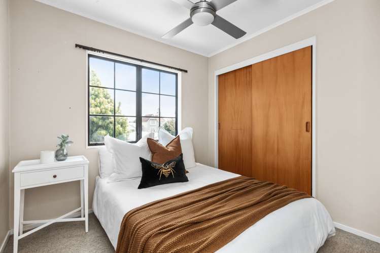 2/409 Knight Street Hastings_12