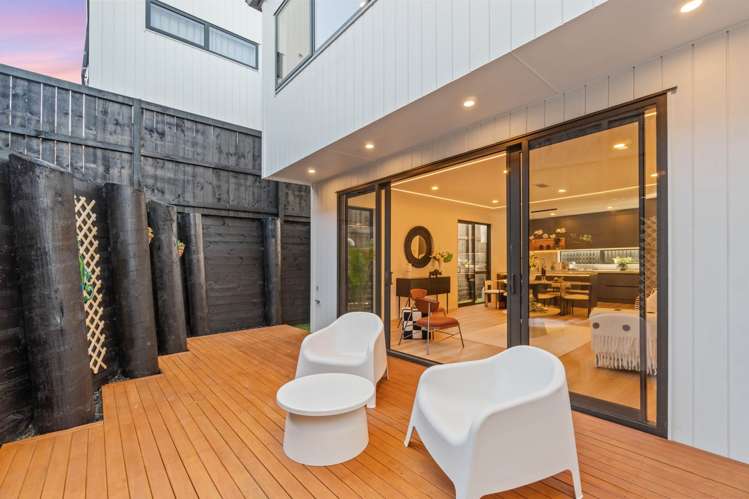 88B Norman Lesser Drive St Johns_6