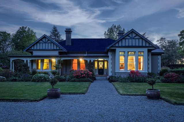 Raukapuka homestead - Gracious and elegant