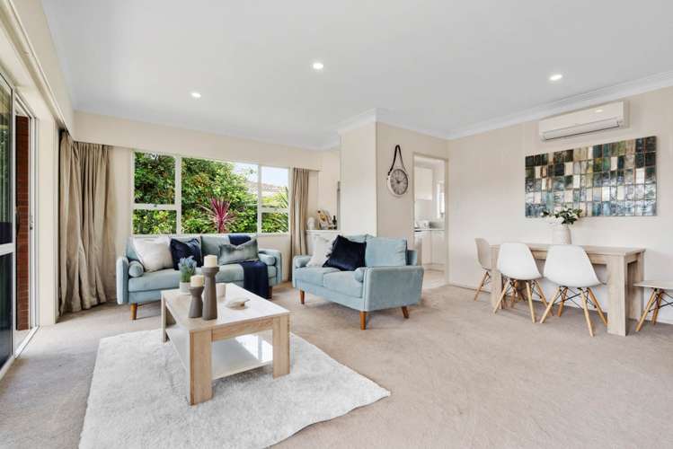 2/211 Edmonton Road Te Atatu South_7