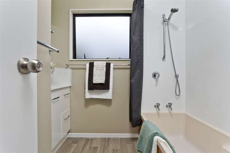 21 Romulus Place Totara Vale_9