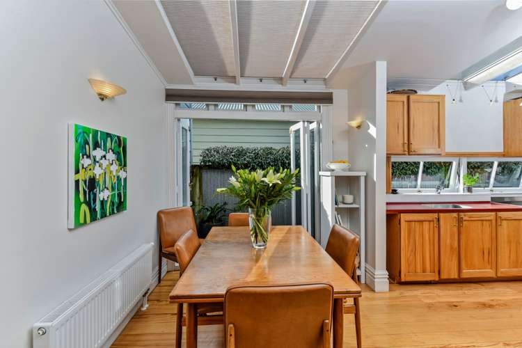 8 Huia Street Devonport_20