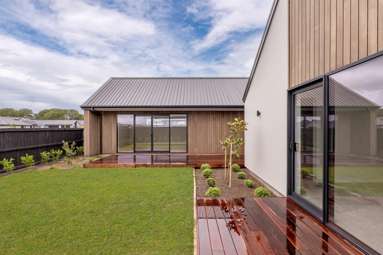 25 Guinevere Drive_2