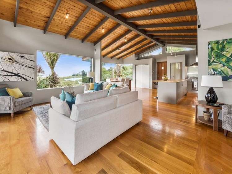 632 Huia Road Parau_6