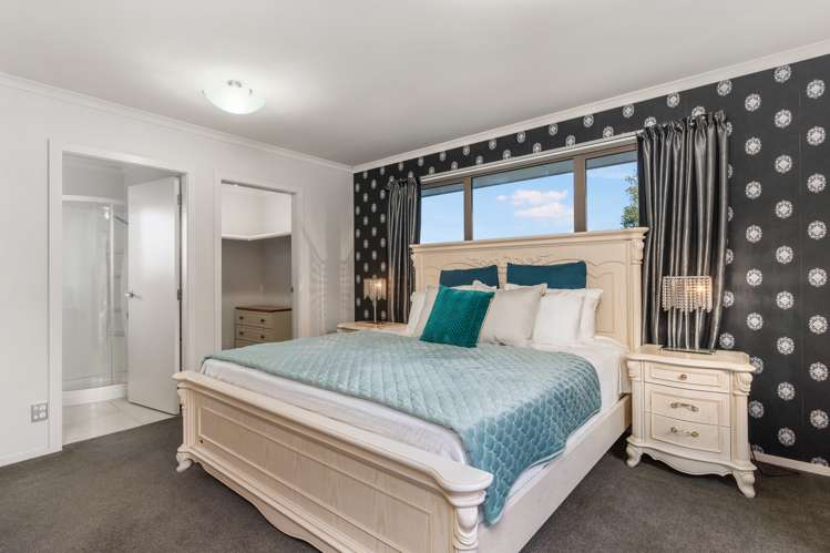 19 Galea Grove Kelvin Grove_10