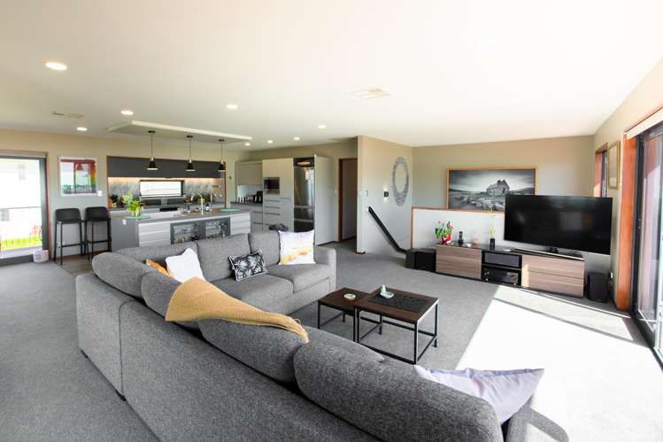 59 James Drive_5