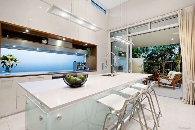 54 Pine Harbour Parade Beachlands_2