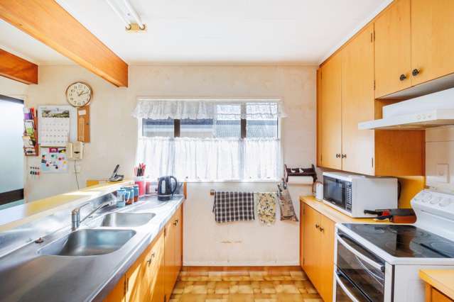 2A Bristol Crescent Roslyn_3