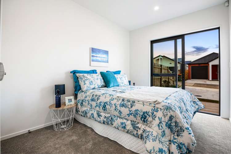 12 Taiororua Avenue Massey_10