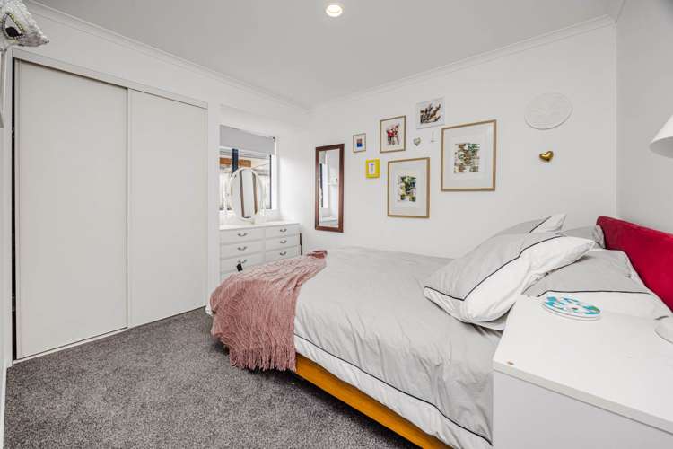 28 Earnslaw Crescent Flat Bush_12