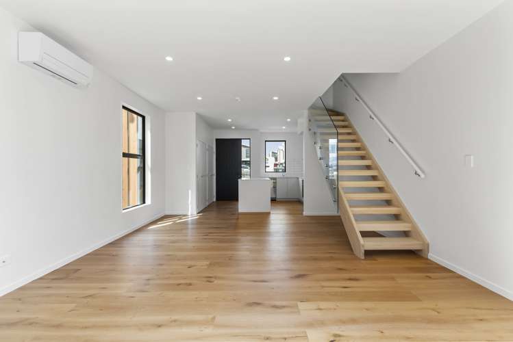 7/82 East Coast Road Milford_9