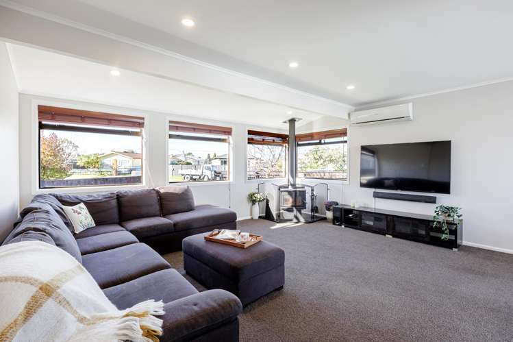 17 Harold Holt Avenue Onekawa_1