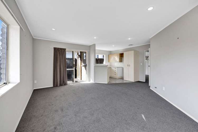 2/59 Wallath Road Westown_7