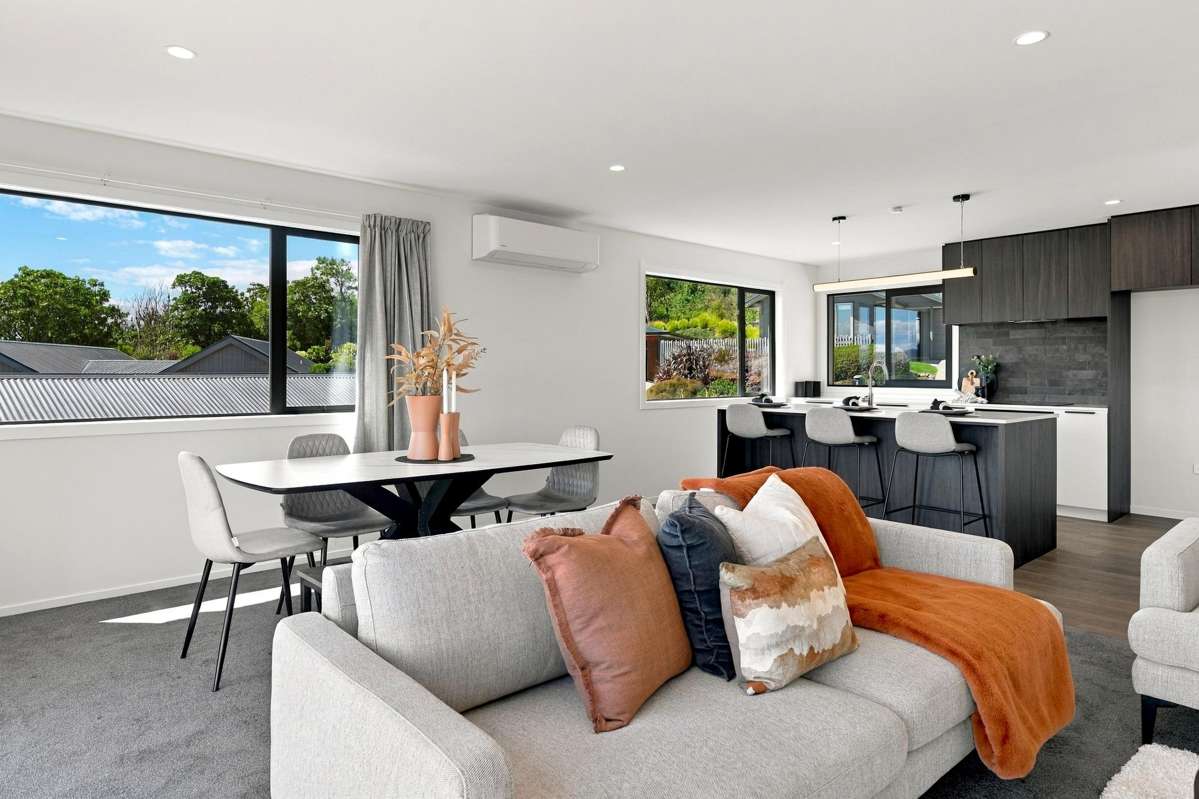 6 Blackhawk Close_3