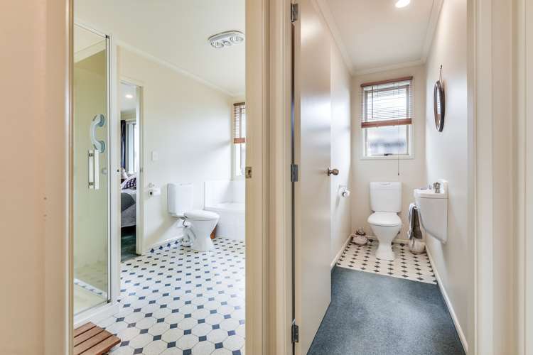 26 Nobleman Place Hamilton East_12