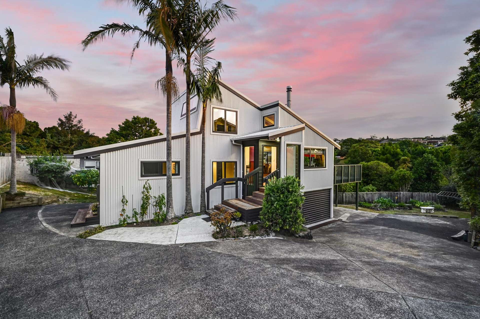 10 Oliver Twist Avenue Mellons Bay_0