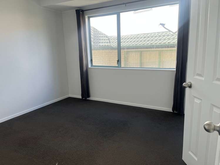 2/7 Marbeth Court Botany Downs_4