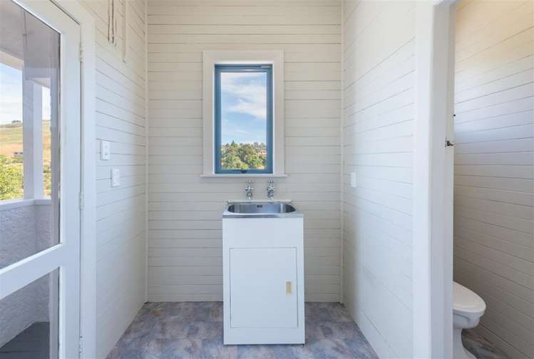 204 Saint Vincent Street Toi Toi_15