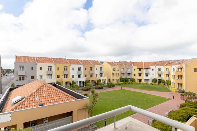 79/305 Evans Bay Parade Hataitai_0