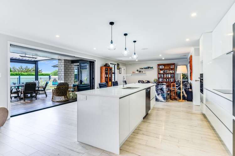 2 Alan Livingston Drive Cambridge_7