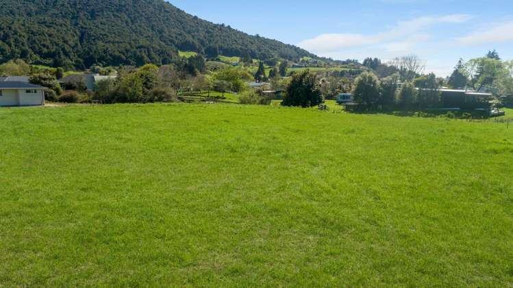 11 Lloyd Crescent Pukehangi_5