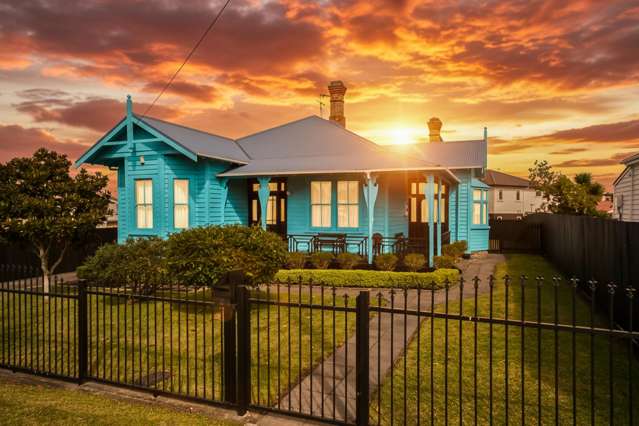 TRUE BLUE IN OTAHUHU