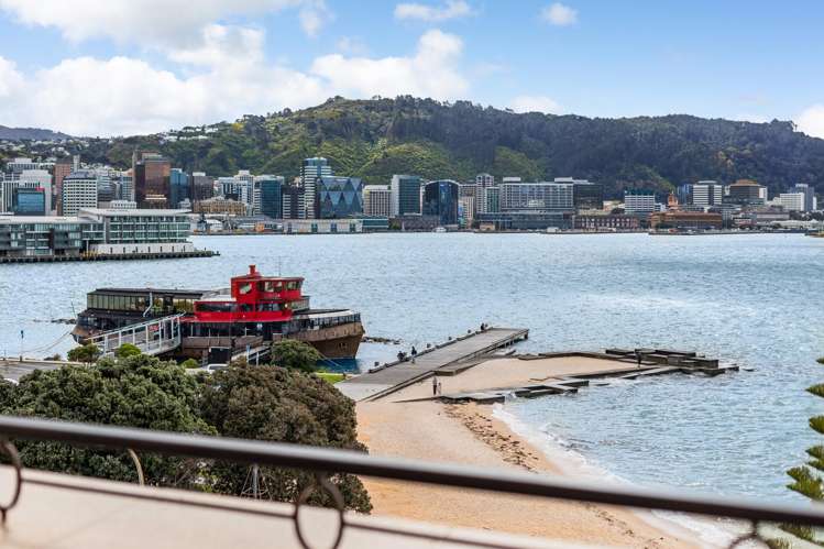 9/166 Oriental Parade Wellington Region_7