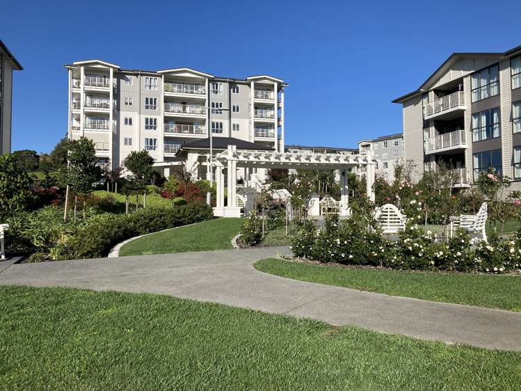 5 Greenwich Way Unsworth Heights Auckland_16