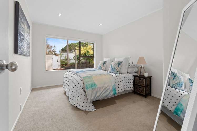 2 Edgewater Grove Orewa_23