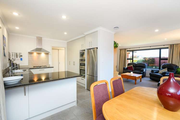 13 Lorenzo Place Kelvin Grove_7
