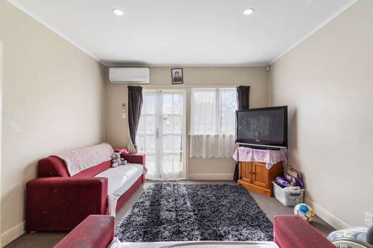 22 Young Crescent Drury_8