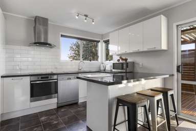 13 Gibbons Road_4
