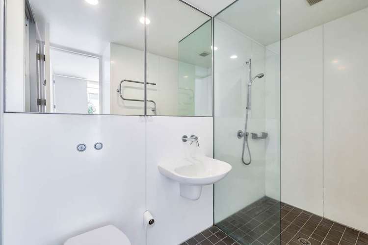 18n Fisher-Point Drive Auckland Central_11