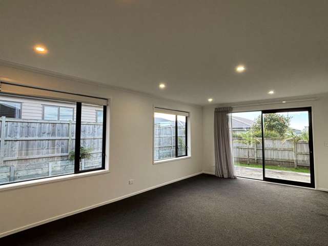 44 Couldrey Crescent Red Beach_2