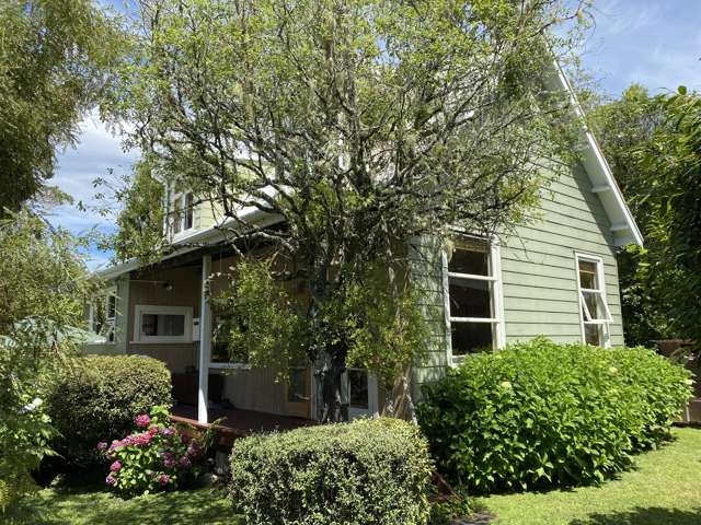 Peaceful Pukawa Bay hideaway