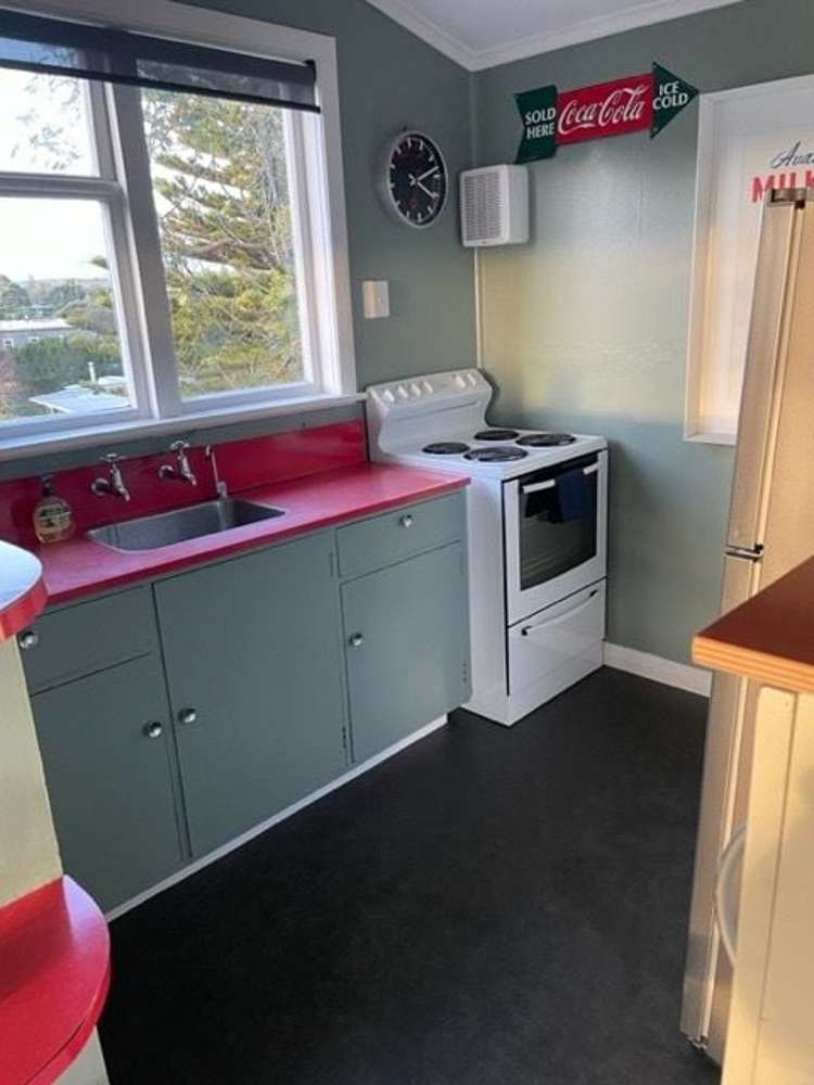 52 Tutere Street Waikanae Beach Kapiti Coast Houses for Rent