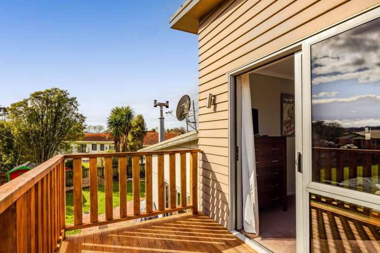 17 Elizabeth Grove Stratford_13